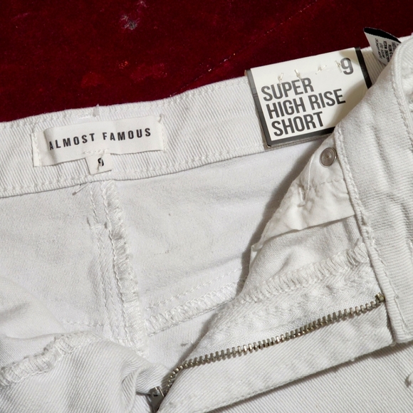 Almost Famous Super High-rise Distressed Jeans Shorts - Picture 5 of 8
